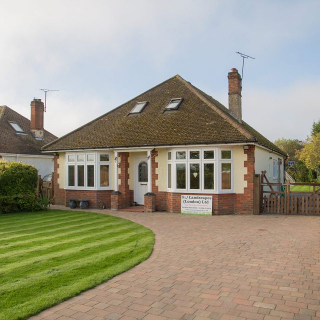 R & J Landscapes (London)