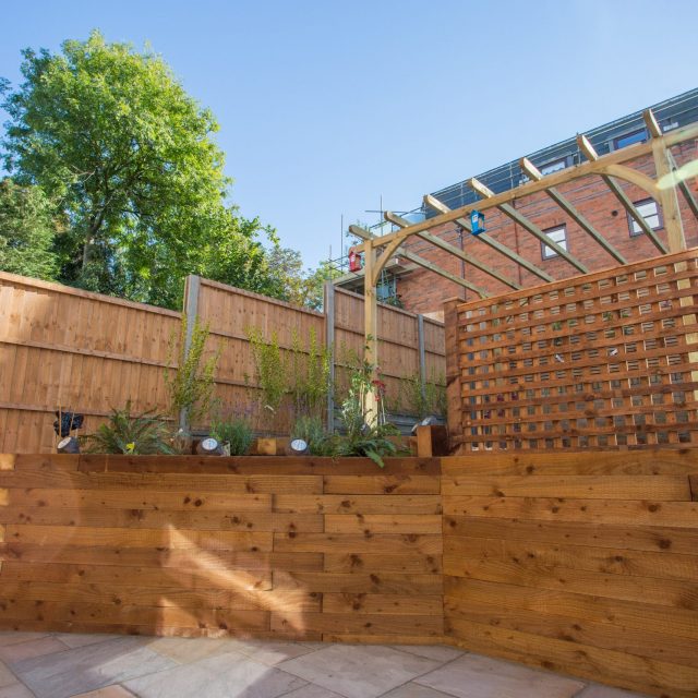 R & J Landscapes (London)