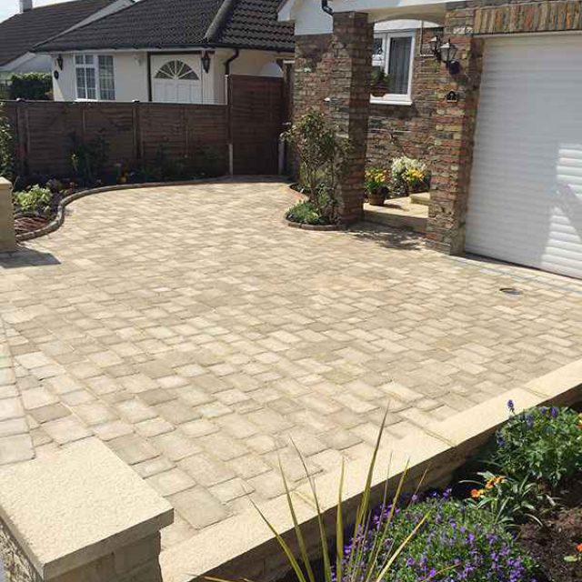 R & J Landscapes (London)