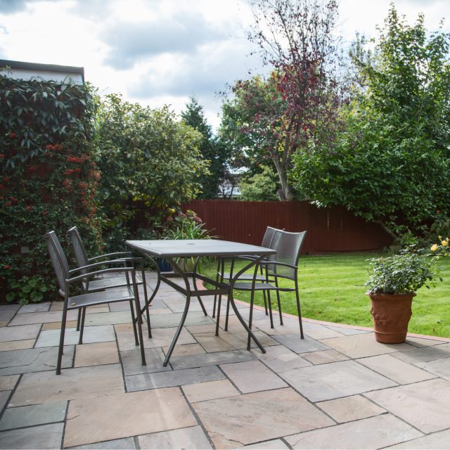 R & J Landscapes (London)