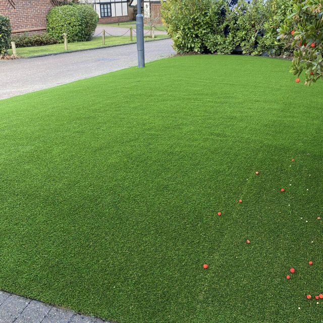 R & J Landscapes (London)