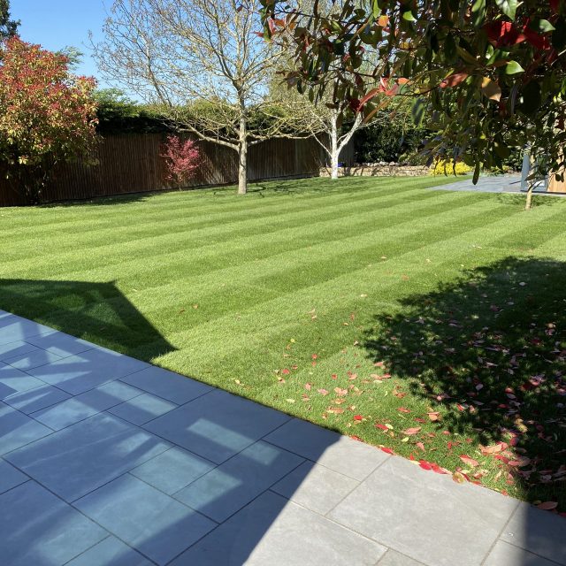 R & J Landscapes (London)