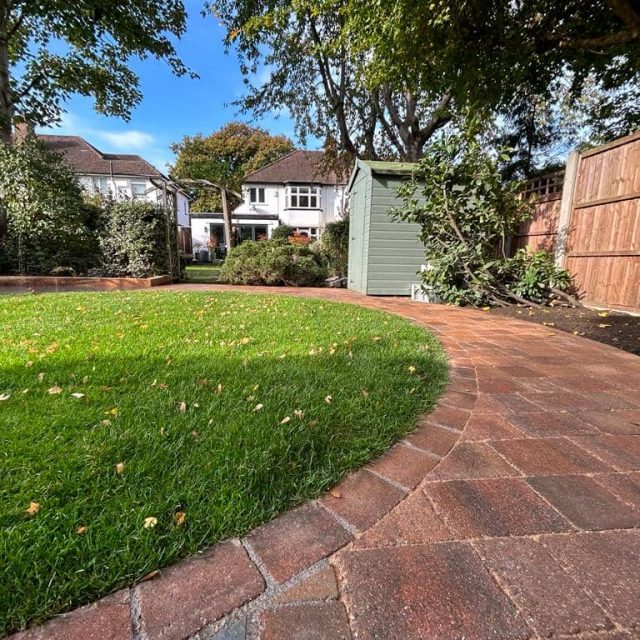 R & J Landscapes (London)
