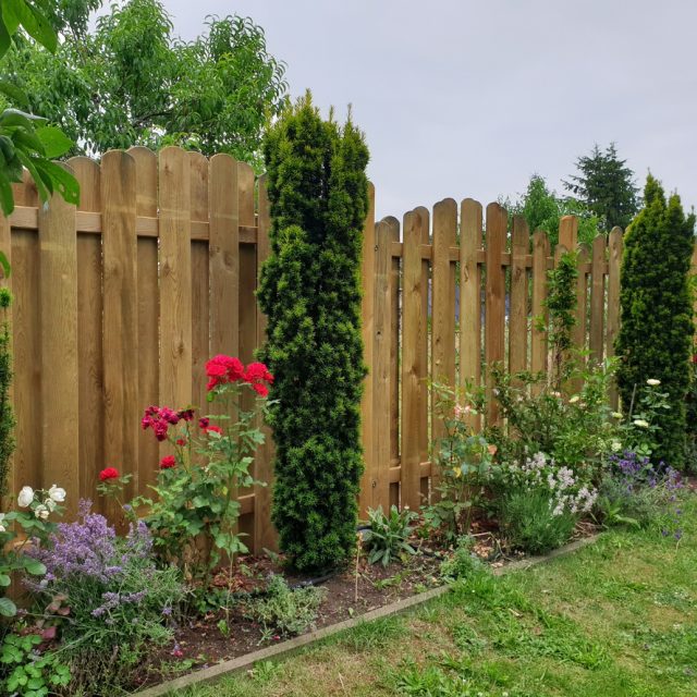 R & J Landscapes (London)